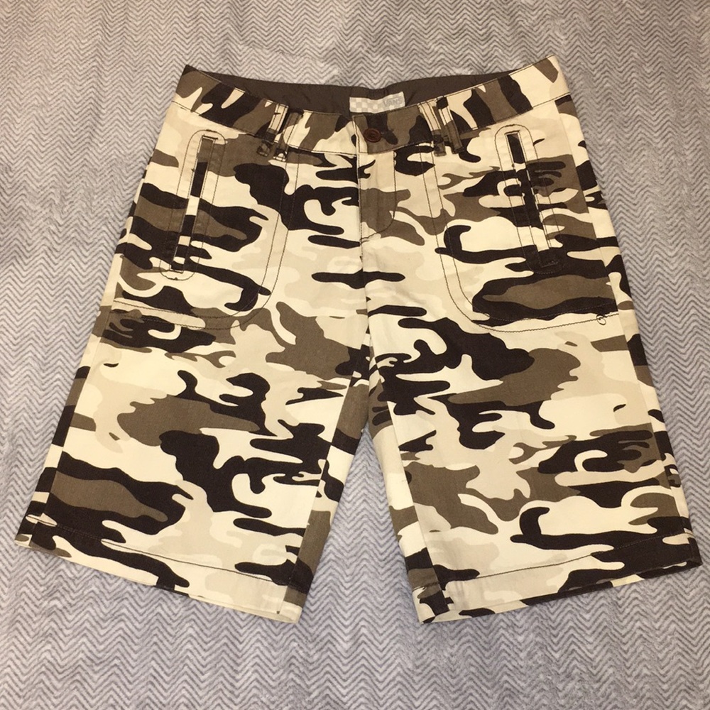 NWOT Rare VANS Camouflage Shorts